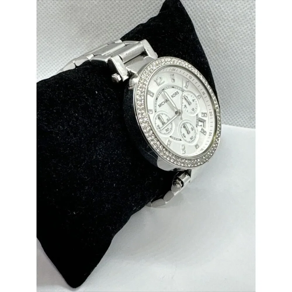 Michael Kors MK5353 Women Silver Stainless Steel Analog Dial Wrist Watch JNA379